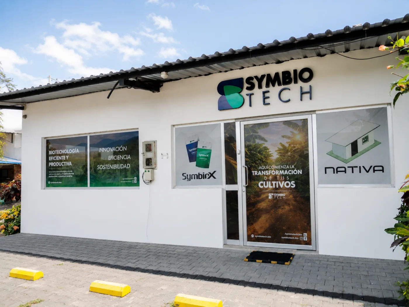 Fachada principal de la oficina de Symbiotech